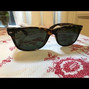 Ray Ban Tortoise Wayfarer Sunglasses